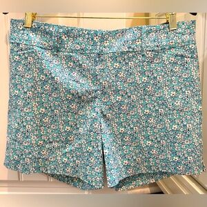 New With Tags—The Limited “Tailored Short in Ditsy Capri Floral Print”—Size 8